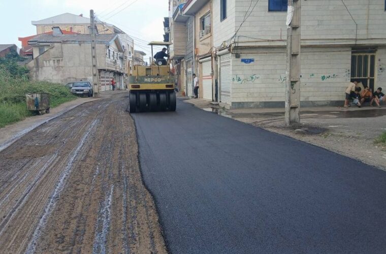 مرمت و مکانیزه و آسفالت‌ تراشی مسیر انتهای چهارراه بصیری در جماران